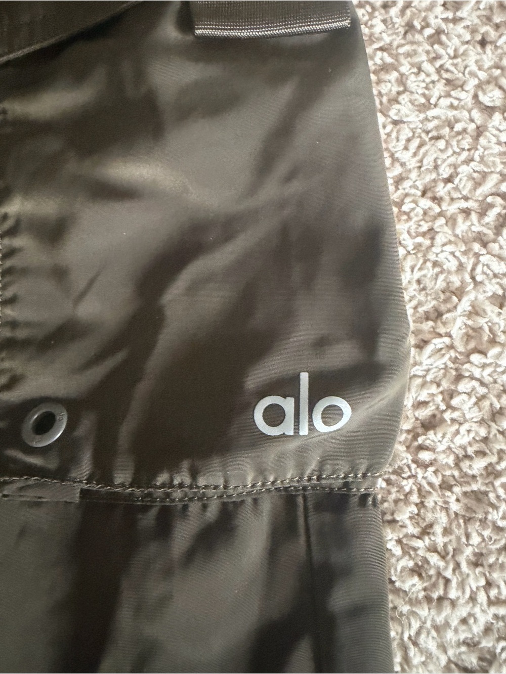 Alo Yoga It Girl Cargo Pants Olive Green Size Small Lightweight Joggers - Picture 2 of 4